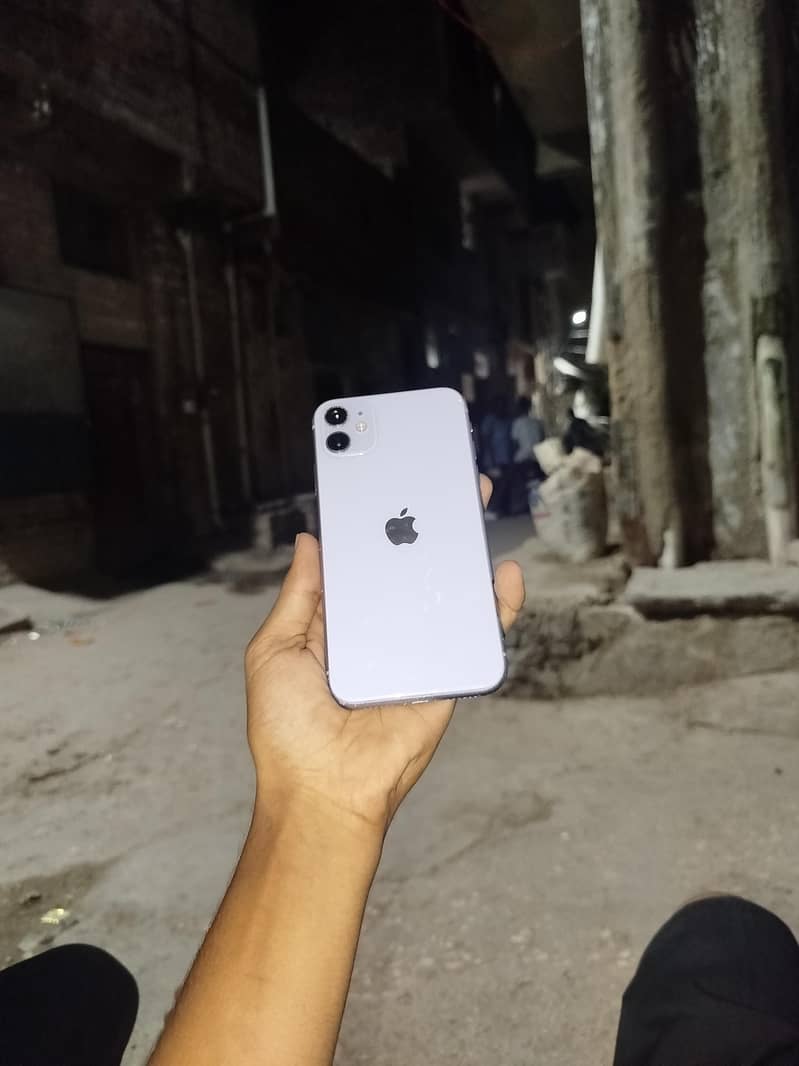 Apple iPhone 11 0