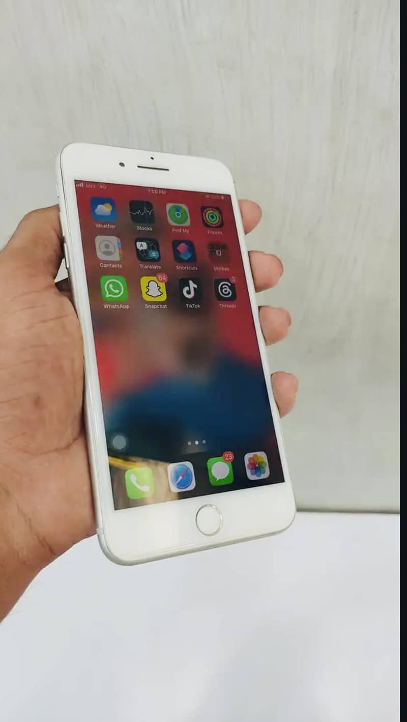 Apple iPhone 8 Plus 1