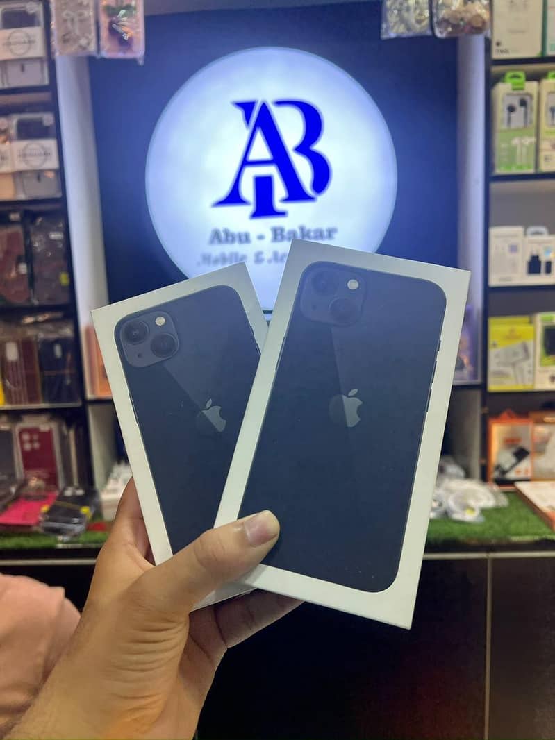 Apple iPhone 13 0