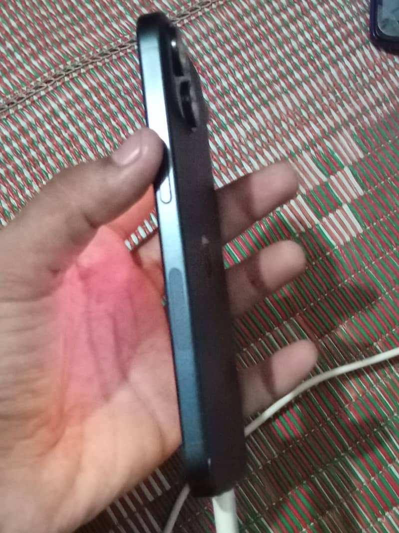 Apple iPhone 15 6