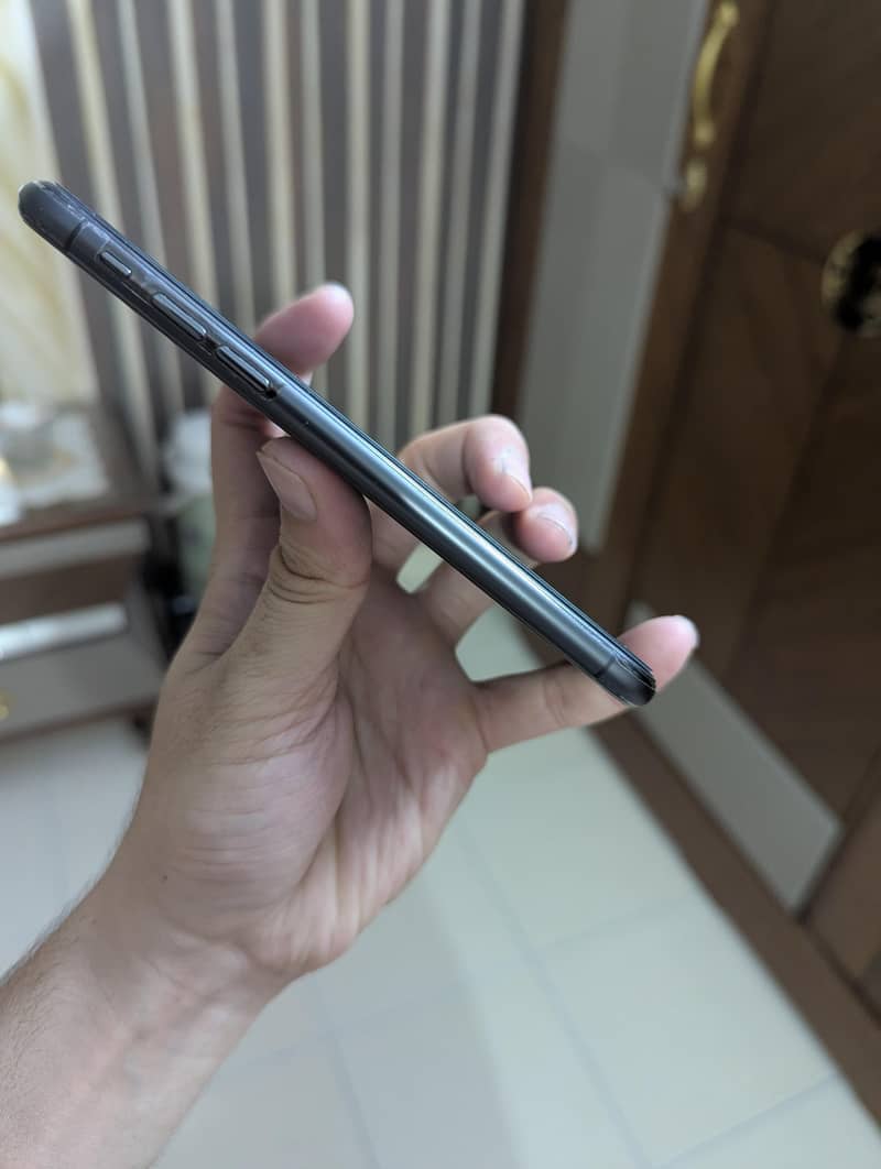 Apple iPhone X 3