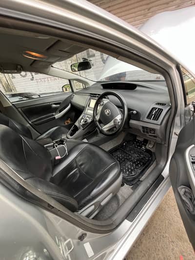 Toyota Prius 2011model 2015 import