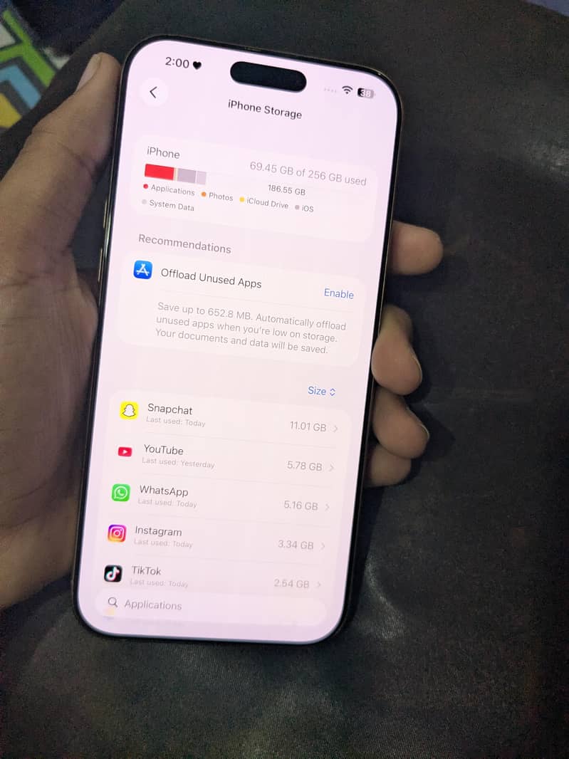 Apple iPhone 16 Pro Max 2