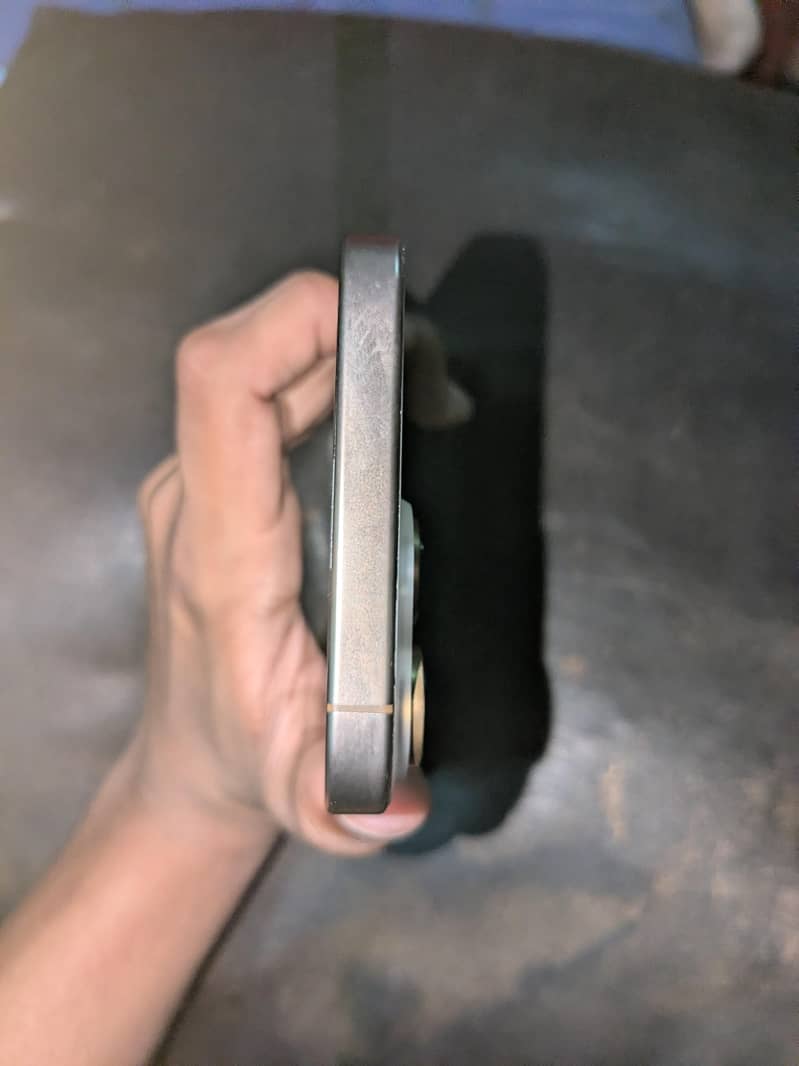 Apple iPhone 16 Pro Max 6
