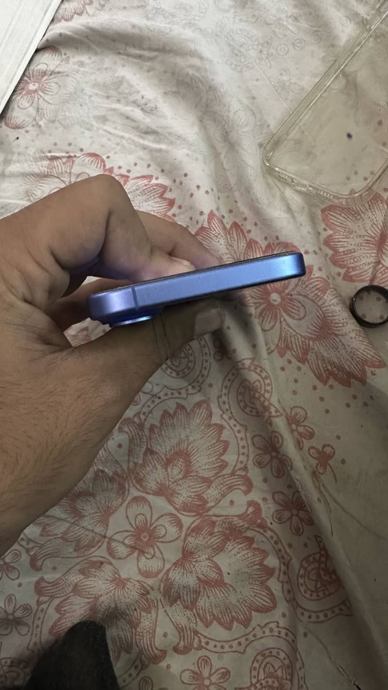 iPhone 16 jv 1