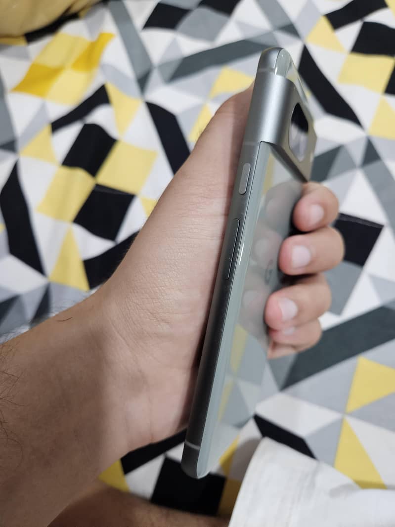Google Pixel 8 3