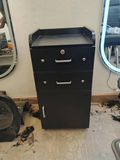 4 cabinet  condition new