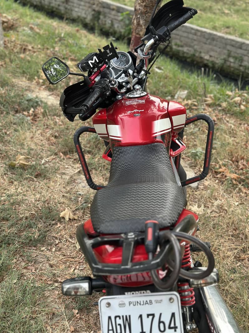 Cb150f 1