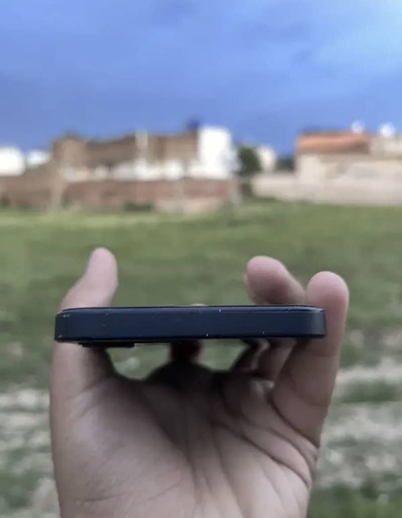 Apple iPhone 12 1