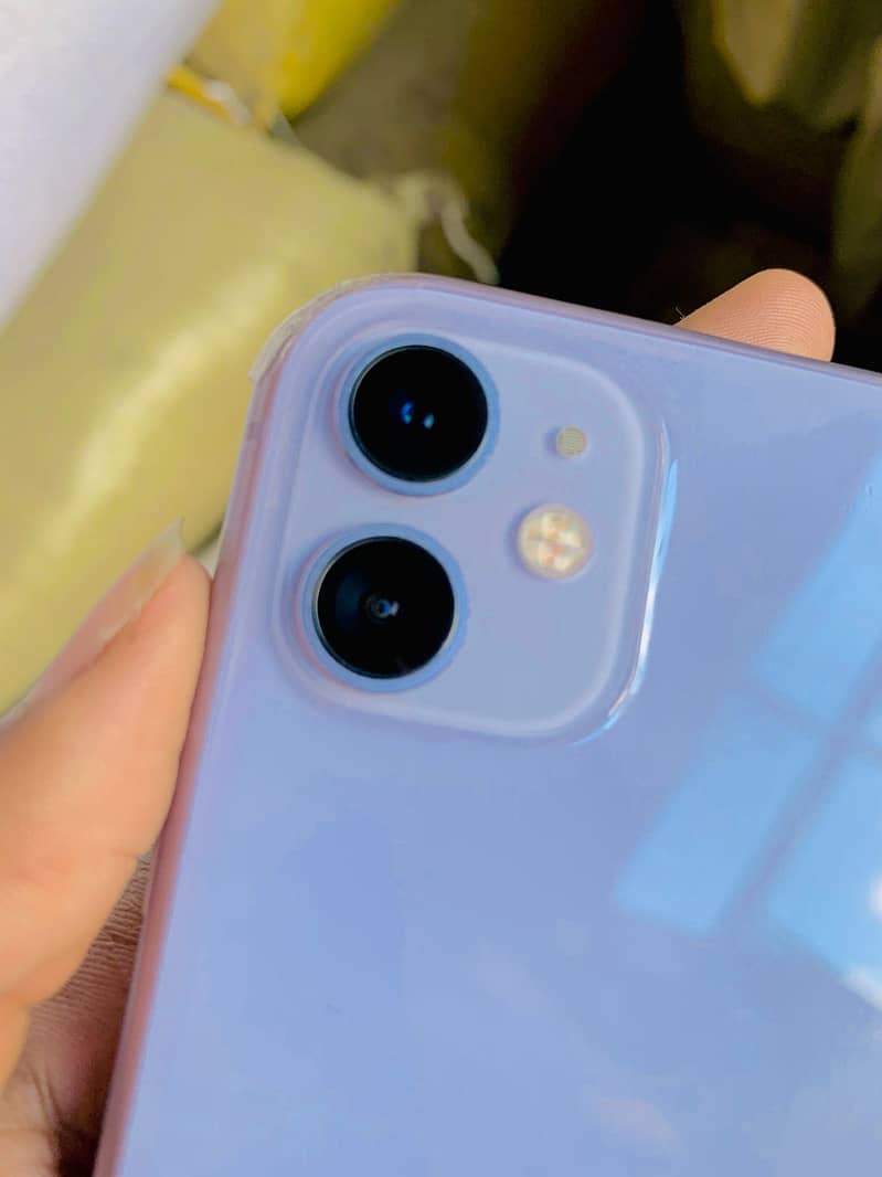Apple iPhone 11 4