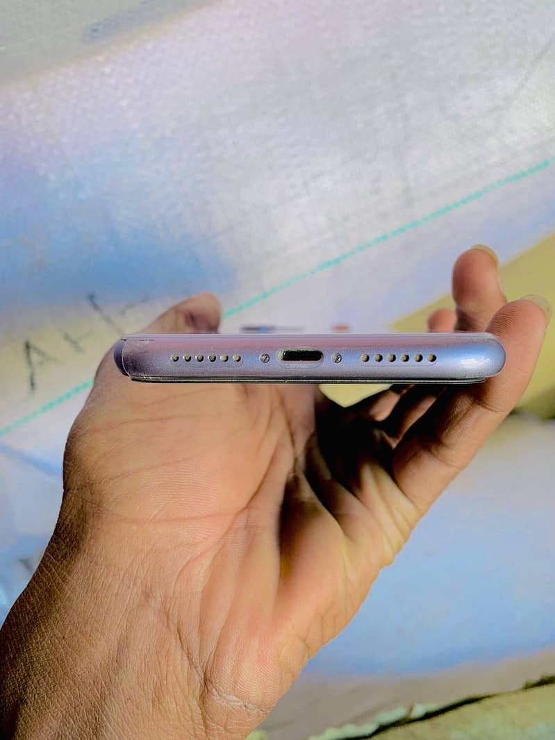 Apple iPhone 11 6