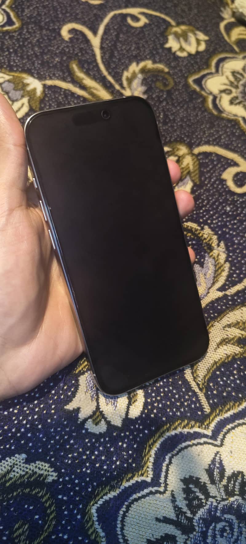 Apple iPhone 15 Pro 2