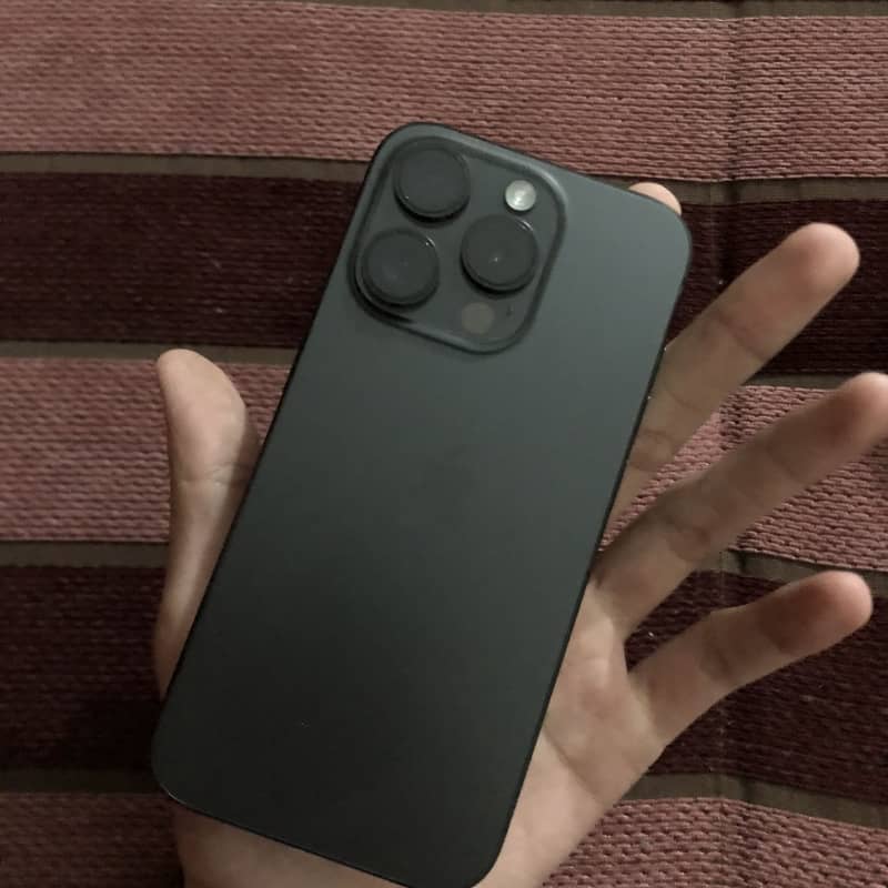 iPhone 15 Pro 0
