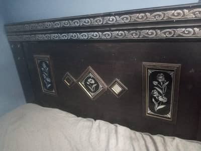 bed  almari