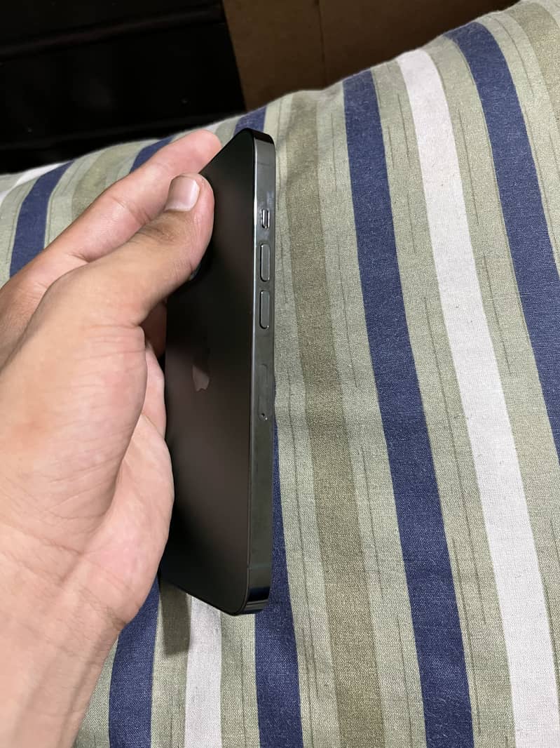Apple iPhone 13 Pro 2