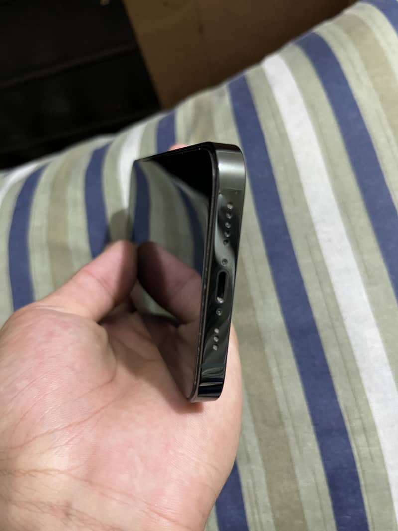 Apple iPhone 13 Pro 4