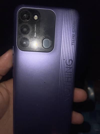 Mobile tecno spark 8c 4 + 128