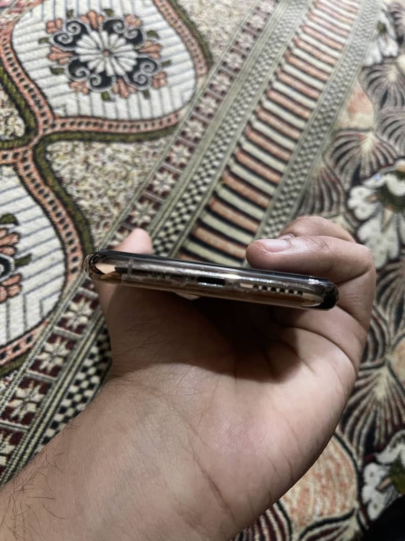 Apple iPhone 11 Pro 1