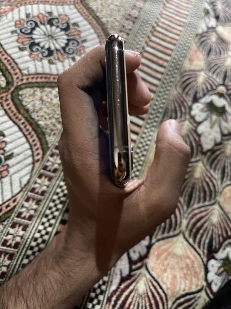 Apple iPhone 11 Pro 6