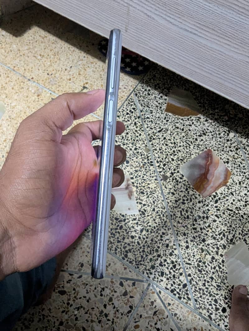Xiaomi Redmi Note 9S 3