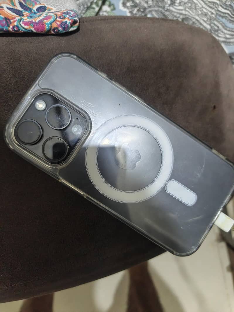 Apple iPhone 15 Pro 0