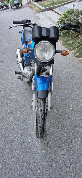 yb 125z all ok lush condition 2020 kay 11 month ki bike hai