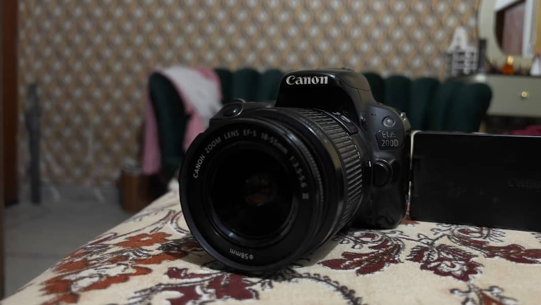Canon Eos 200D 1
