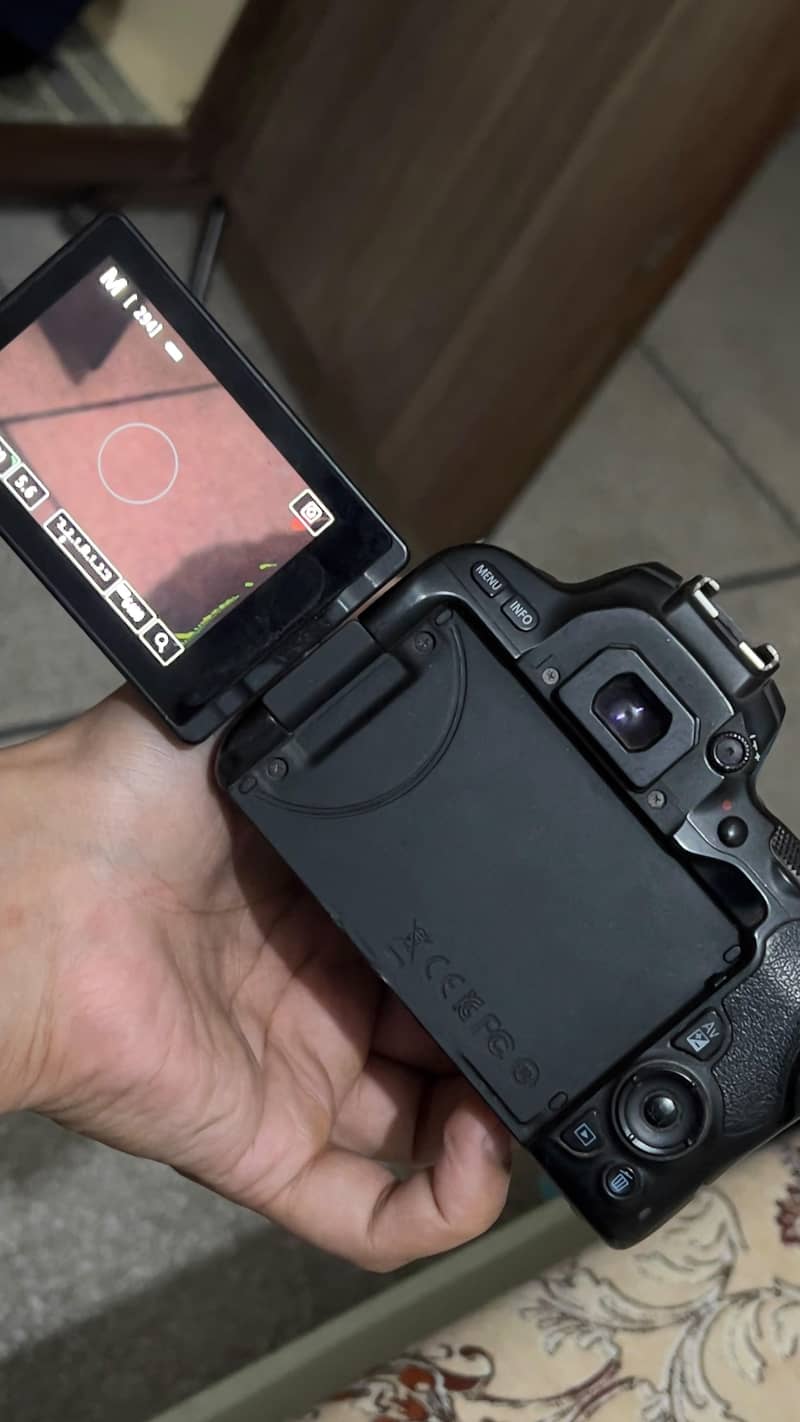 Canon Eos 200D 5