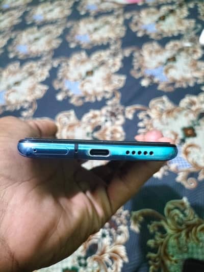 I am selling one plus 7t non pta 8gb128gb exchange possible