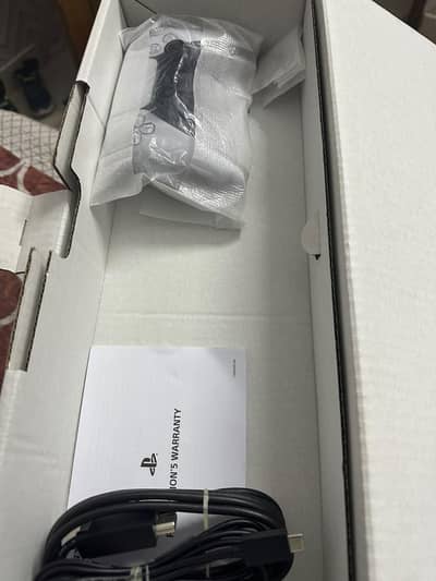 selling ps5 slim standard disc edition