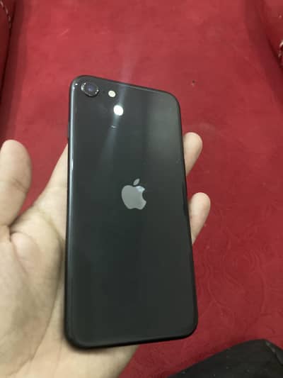 iPhone se 2020 waterpack 95 health 10/10