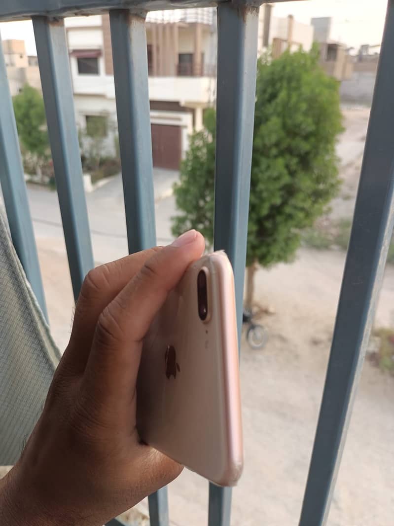 iPhone 8 plus 6