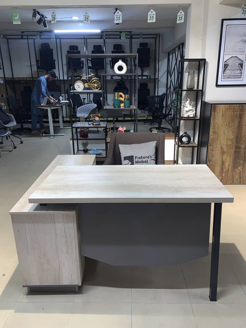 Manager table/ office table 0