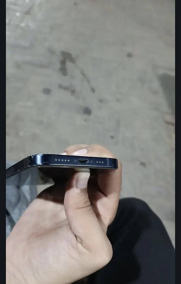 Iphone 12 4