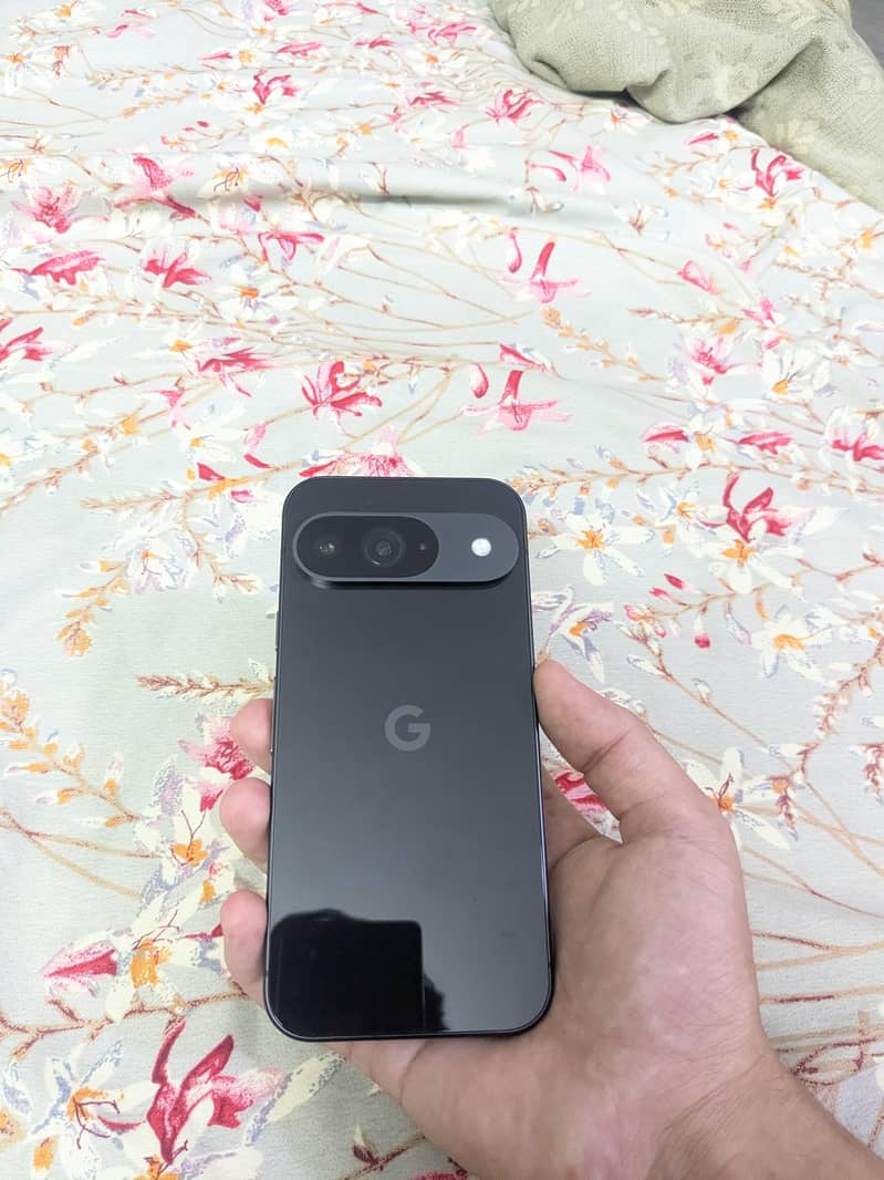 Google Pixel 9 4