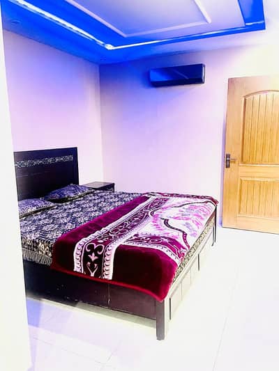 1 bed daily basis laxusry apartment for short stay available for rent in bahria