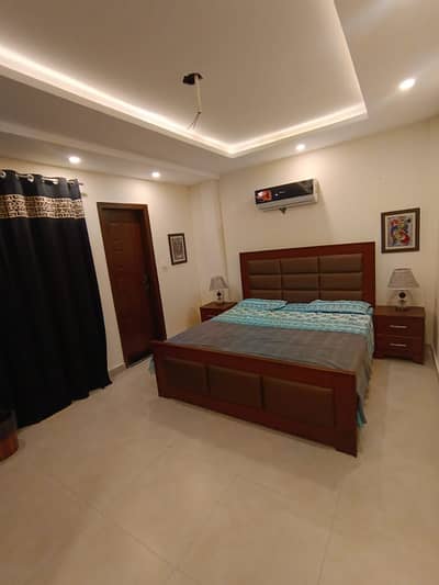 One bedroom daily basis laxusry short stay apartment available for rent in bahria town