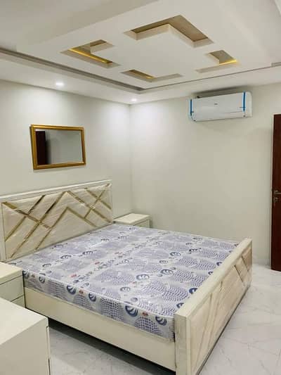 One bedroom daily basis laxusry short stay apartment available for rent in bahria town