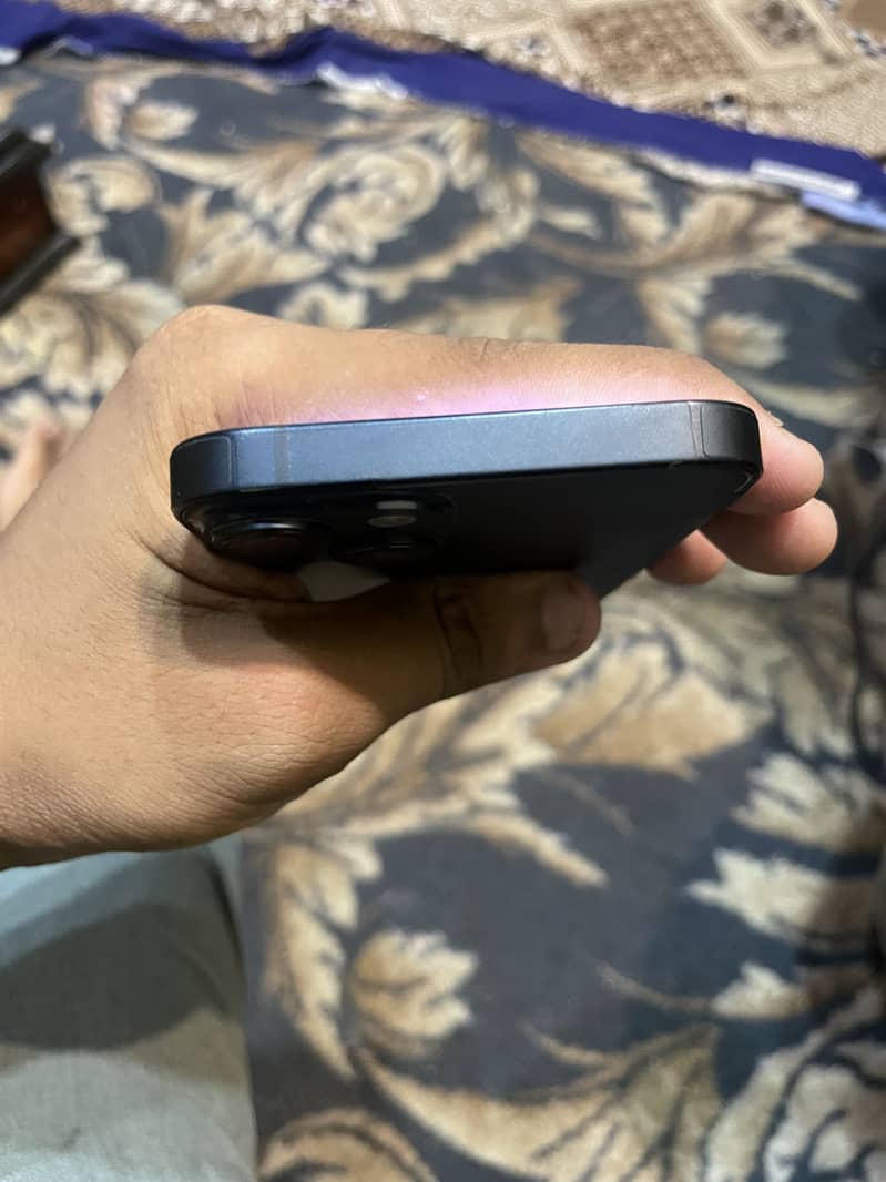 iPhone 14 1