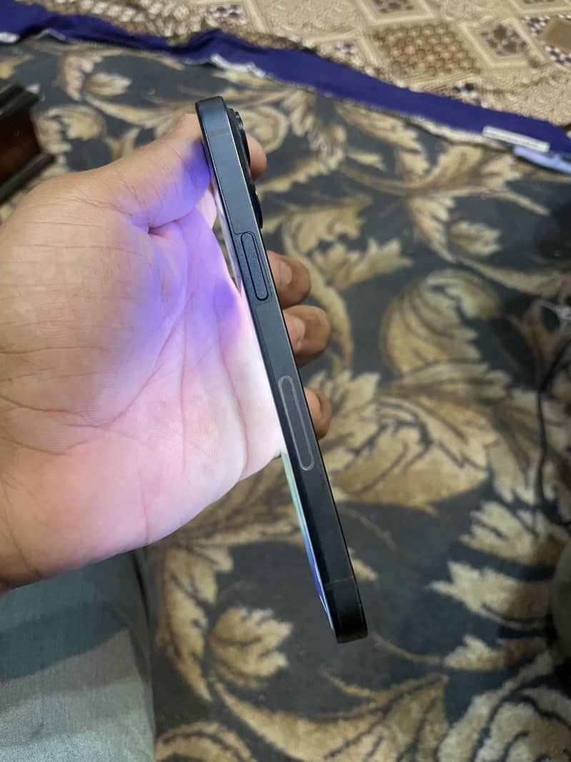 iPhone 14 2