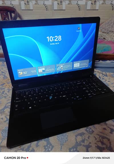 DELL CORE i5 8th Gen,15.6" Display, 8 Gb 256Gb SSD