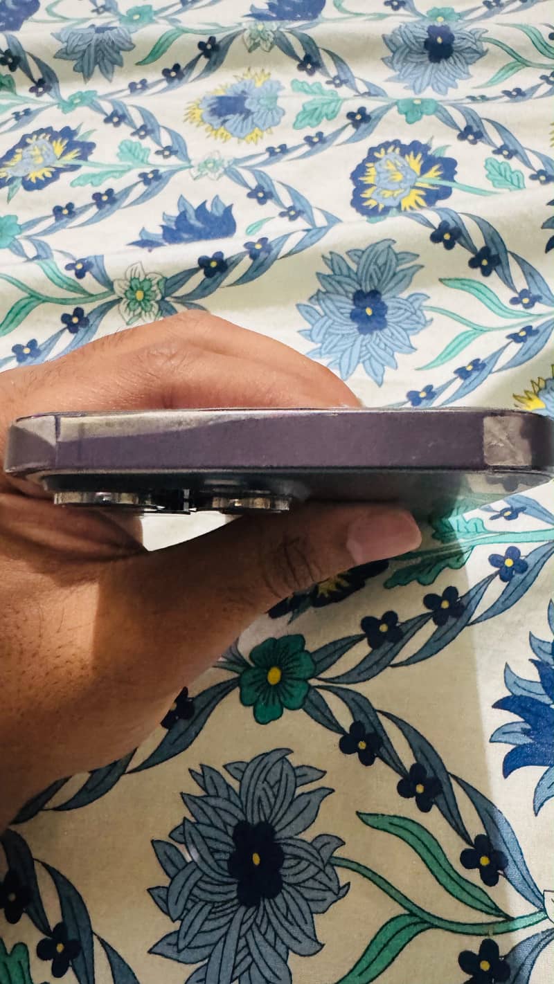 Iphone 14 pro max 3