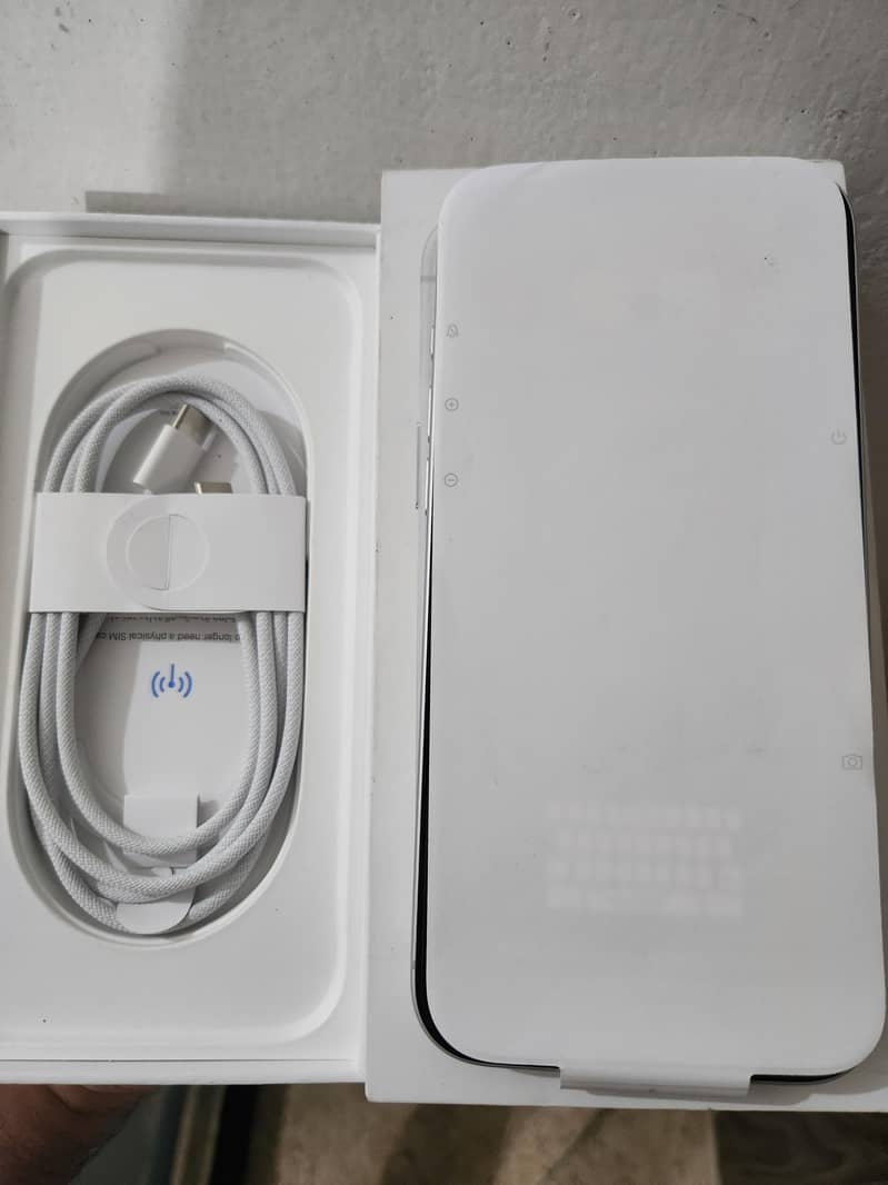 Apple iPhone 17 Pro Max 1