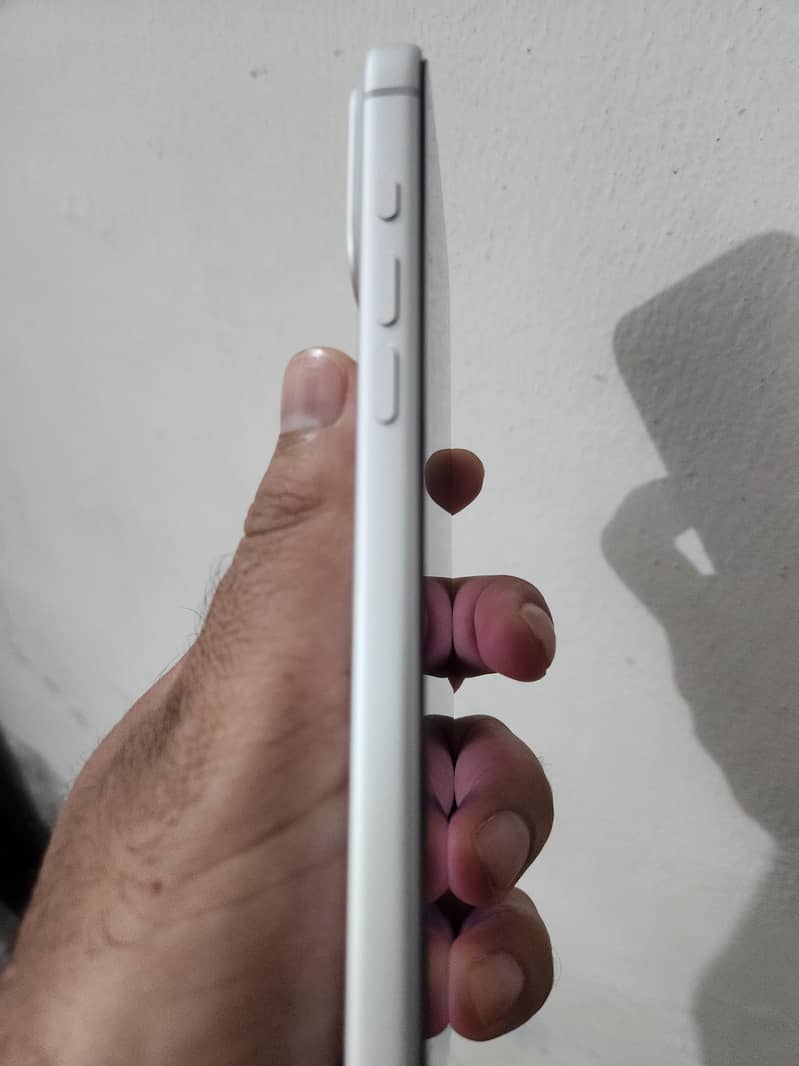 Apple iPhone 17 Pro Max 4