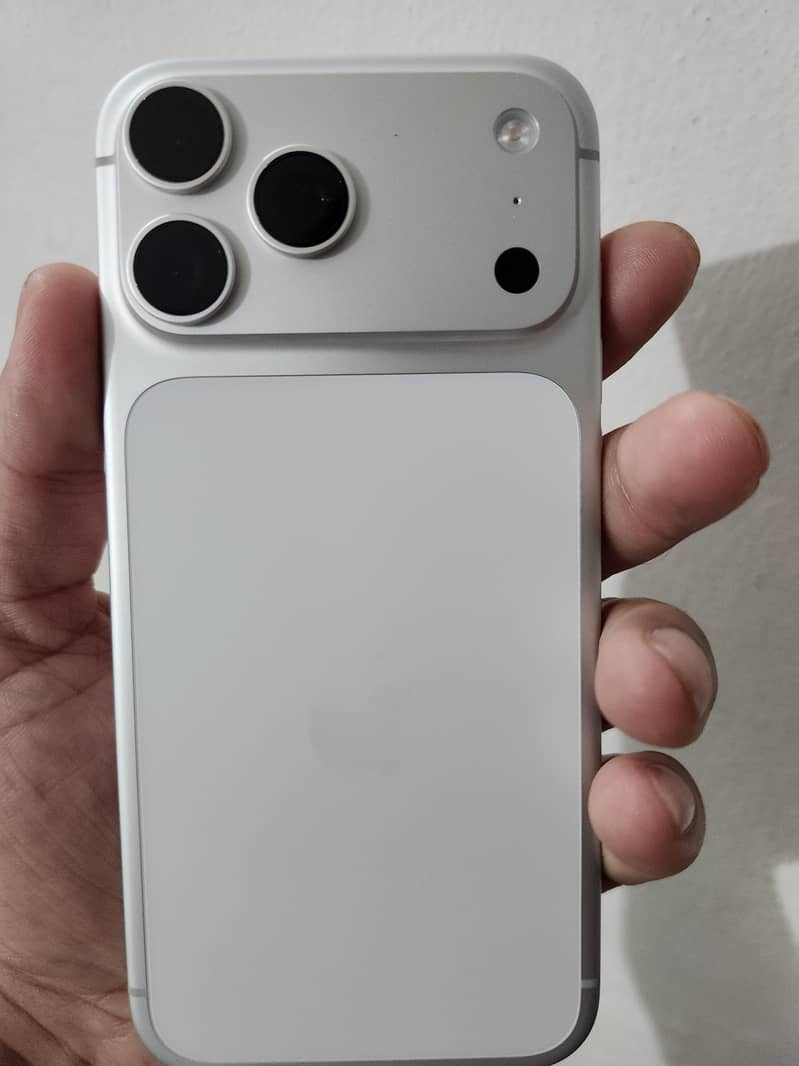 Apple iPhone 17 Pro Max 6