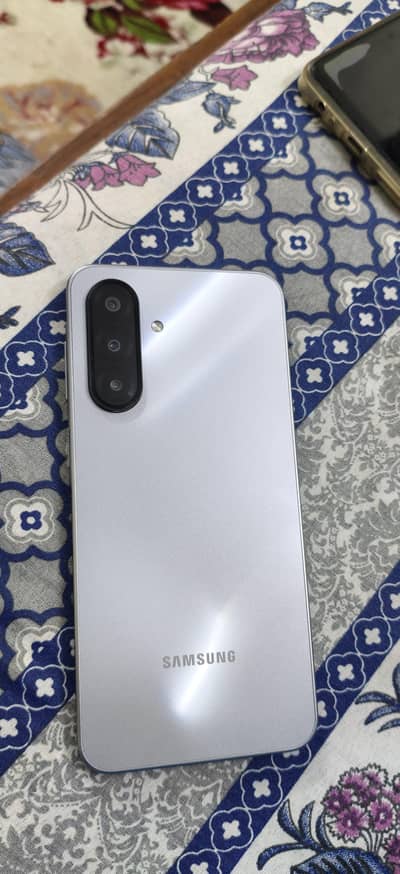 Samsung A17 11 months Warranty Avalible 8/256