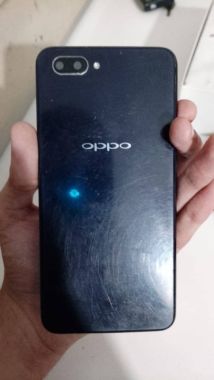 OPPO A12e 1