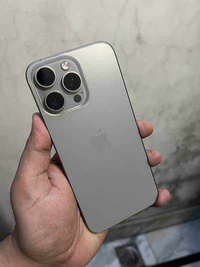 Apple iPhone 15 Pro Max Non jv read ad first