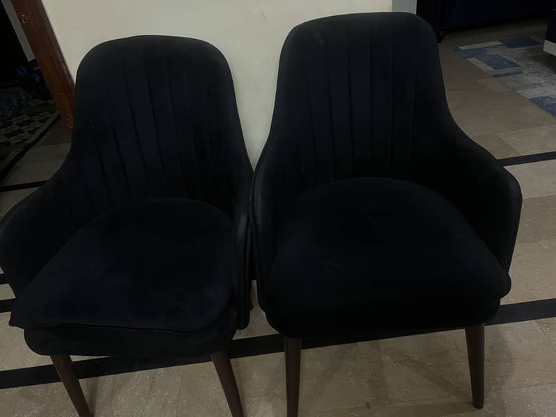 Chairs with table 0