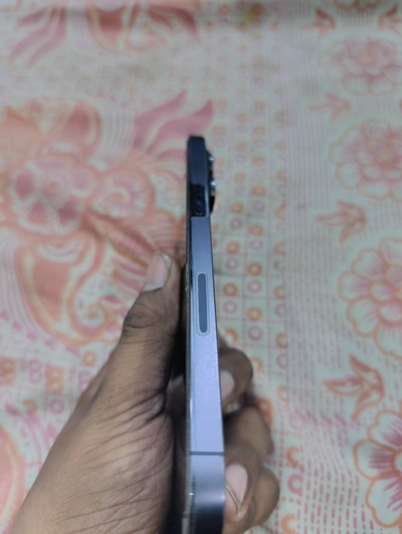iPhone 14pro max 6